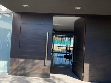 VENTA CASA DE CATEGORÍA COUNTRY ALTOS DEL CHATEAU