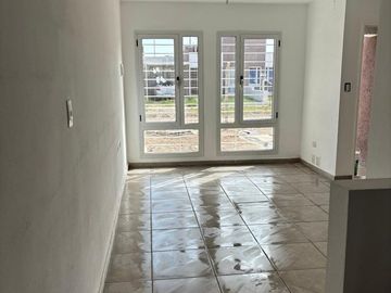 VENTA CASA 2 DORM Y PATIO EN V. RETIRO HORIZONTE 2