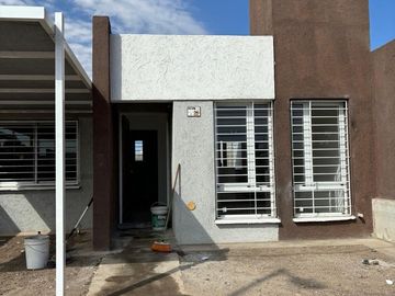 VENTA CASA 2 DORM Y PATIO EN V. RETIRO HORIZONTE 2
