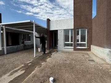 VENTA CASA 2 DORM Y PATIO EN V. RETIRO HORIZONTE 2
