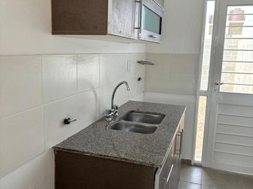 VENTA CASA 2 DORM Y PATIO EN V. RETIRO HORIZONTE 2