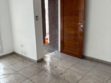 VENTA CASA 2 DORM Y PATIO EN V. RETIRO HORIZONTE 2