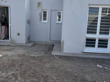 VENTA CASA 2 DORM Y PATIO EN V. RETIRO HORIZONTE 2