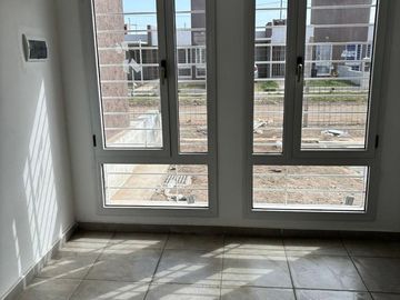 VENTA CASA 2 DORM Y PATIO EN V. RETIRO HORIZONTE 2