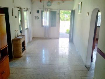 SE VENDE CASA, CALLE 94 Y 5 VILLA ELVIRA, LA PLATA