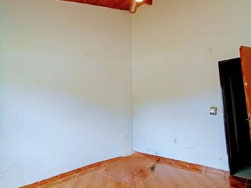 SE VENDE CASA, CALLE 94 Y 5 VILLA ELVIRA, LA PLATA