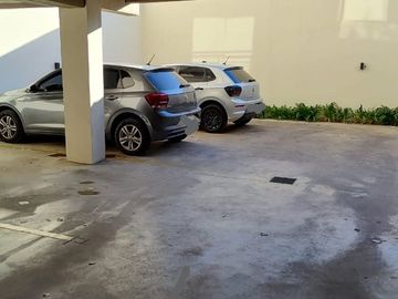 COCHERA   A LA VENTA EN LANUS OESTE