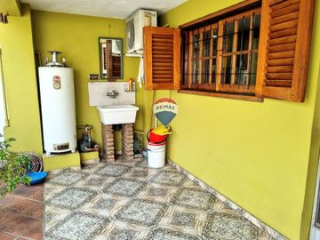 CASA 5 AMBIENTES HAEDO NORTE MORON APTO CREDITO