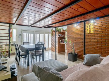 VENTA CASA 3 AMBIENTES EN CASEROS