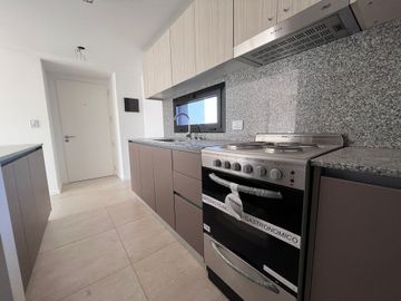 2 AMBIENTES CON HABITACIÓN EN SUITE-FULL AMENITIES