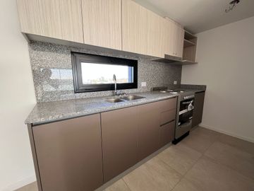 2 AMBIENTES CON HABITACIÓN EN SUITE-FULL AMENITIES