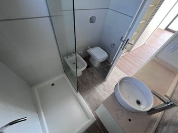 2 AMBIENTES CON HABITACIÓN EN SUITE-FULL AMENITIES