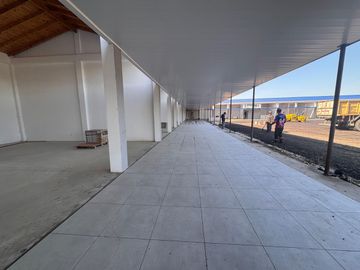Local Comercial a Estrenar en Barrio Laguna Azul