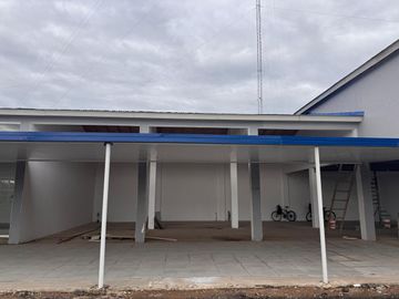 Local Comercial a Estrenar en Barrio Laguna Azul