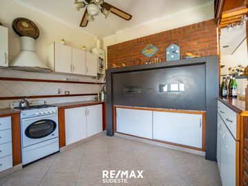 VENTA CASA TUCUMAN 1600