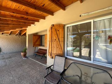 CASA A 50 MTS  DEL MAR EN SAUCE GRANDE