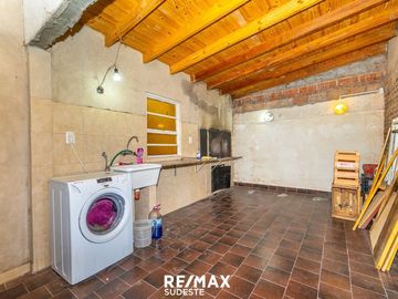 VENTA CASA EN PH ZONA VILLA MITRE / BARRIO OBRERO