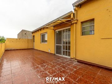 VENTA CASA EN PH ZONA VILLA MITRE / BARRIO OBRERO