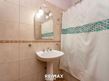 VENTA CASA EN PH ZONA VILLA MITRE / BARRIO OBRERO