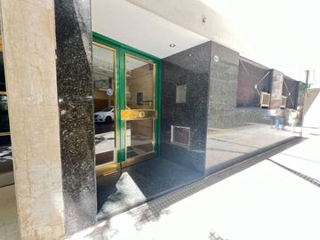 VENTA DEPTO LUMINOSO 3 AMB C/DEP Y BALCON RECOLETA