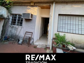 CASA DUPLEX EN VENTA BARRIO SAN CAYETANO