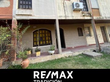 CASA DUPLEX EN VENTA BARRIO SAN CAYETANO