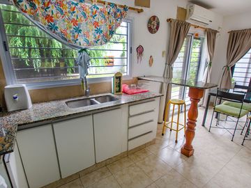 CASA EN VENTA LONGCHAMPS CON COCHERA