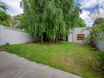 CASA EN VENTA LONGCHAMPS CON COCHERA