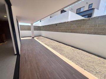 VENTA DE CASA NUEVA EN GRAN RESERVA LOMAS DE ANGELÓPOLIS