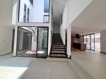 VENTA DE CASA NUEVA EN GRAN RESERVA LOMAS DE ANGELÓPOLIS