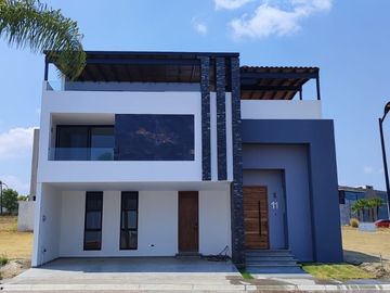 VENTA DE CASA NUEVA EN GRAN RESERVA LOMAS DE ANGELÓPOLIS