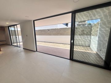 VENTA DE CASA NUEVA EN GRAN RESERVA LOMAS DE ANGELÓPOLIS