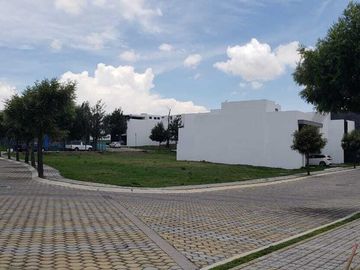 Venta de terrenos JUNTOS en Parque Sofia Lomas de Angelopolis, Chedraui Cascatta