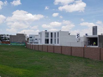 Venta de terrenos JUNTOS en Parque Sofia Lomas de Angelopolis, Chedraui Cascatta