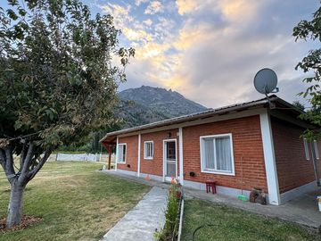 Excelente Casa en la localidad de El Hoyo