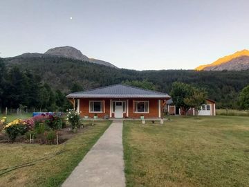 Excelente Casa en la localidad de El Hoyo