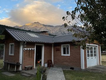 Excelente Casa en la localidad de El Hoyo