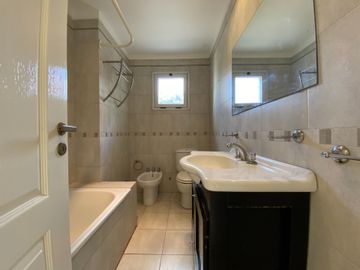 CASA VENTA 3 AMBIENTES VILLA UDAONDO DUPLEX