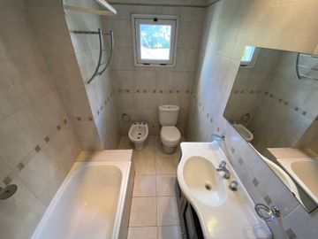 CASA VENTA 3 AMBIENTES VILLA UDAONDO DUPLEX