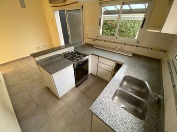 CASA VENTA 3 AMBIENTES VILLA UDAONDO DUPLEX