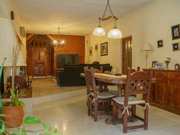 Venta casa, Barrio La celia, Tristan Suarez Ezeiza