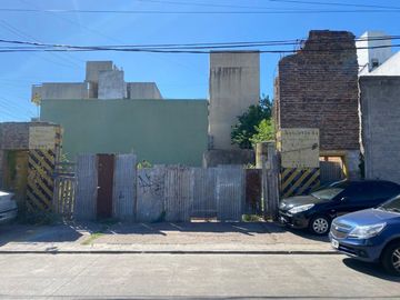 Venta Terreno Lote en Ramos Mejia Esquina 180 M2