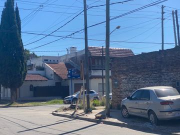 Venta Terreno Lote en Ramos Mejia Esquina 180 M2
