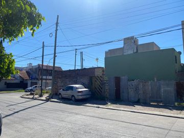 Venta Terreno Lote en Ramos Mejia Esquina 180 M2