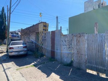 Venta Terreno Lote en Ramos Mejia Esquina 180 M2