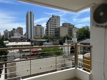 SE VENDE DEPTO 2 AMB. CON COCHERA - SAN CRISTOBAL