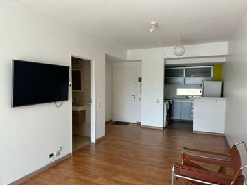 SE VENDE DEPTO 2 AMB. CON COCHERA - SAN CRISTOBAL