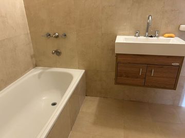 SE VENDE DEPTO 2 AMB. CON COCHERA - SAN CRISTOBAL