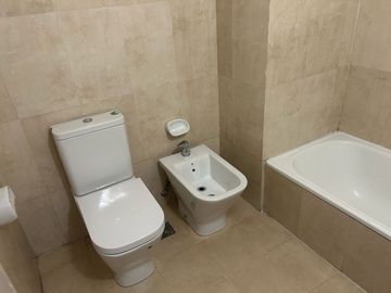 SE VENDE DEPTO 2 AMB. CON COCHERA - SAN CRISTOBAL