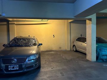 SE VENDE DEPTO 2 AMB. CON COCHERA - SAN CRISTOBAL